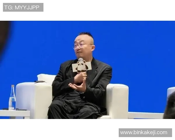 杨磊专访:从青涩少年到足球明星的成长之路回顾 杨磊专访:从青涩少年到足球明星的成长之路回顾