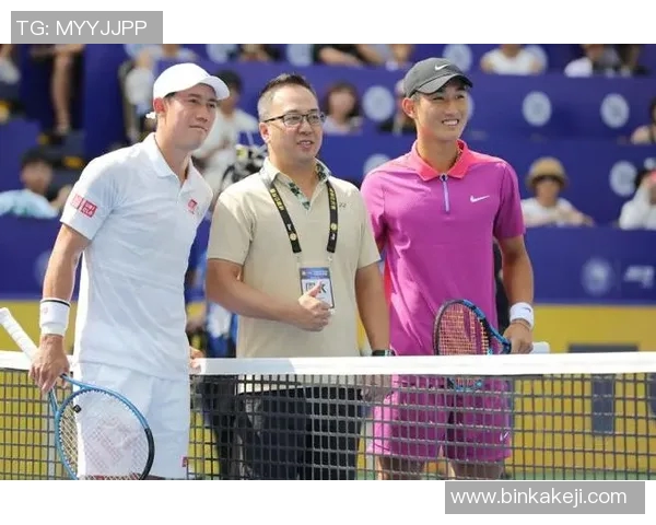 成都网球队的团队协作之道:网球巨献背后的默契与拼搏精神 成都网球队的团队协作之道:网球巨献背后的默契与拼搏精神