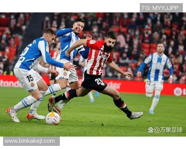 不为女色所动的足球明星们展现真挚的竞技精神与职业操守 不为女色所动的足球明星们展现真挚的竞技精神与职业操守